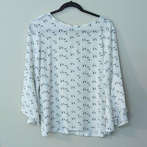LOFT Women's White & Black Print Ruffled Bell Sleeve Pullover Blouse. Size Small